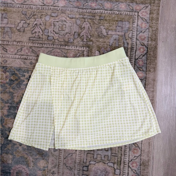 SOLD DO NOT BUY
ALO Yoga Light Green Checkered Mini Skirt - Picture 2 of 5